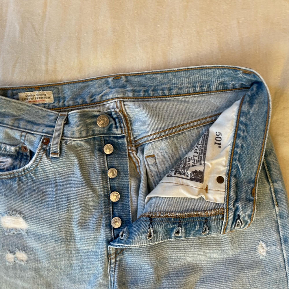 Distressed Levi’s 501 Jeans - Picture 9 of 12
